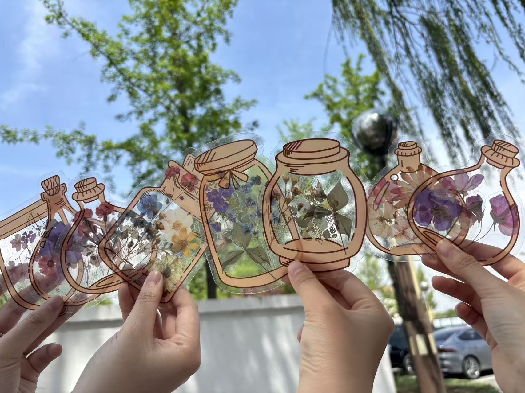 健康社联合书法社开展“花YOUNG春日”主题活动 引导学生亲近自然舒缓压力